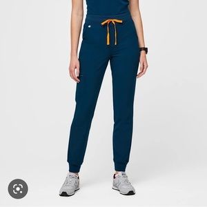 NWT Figs Deep Reef high waisted petite scrub joggers